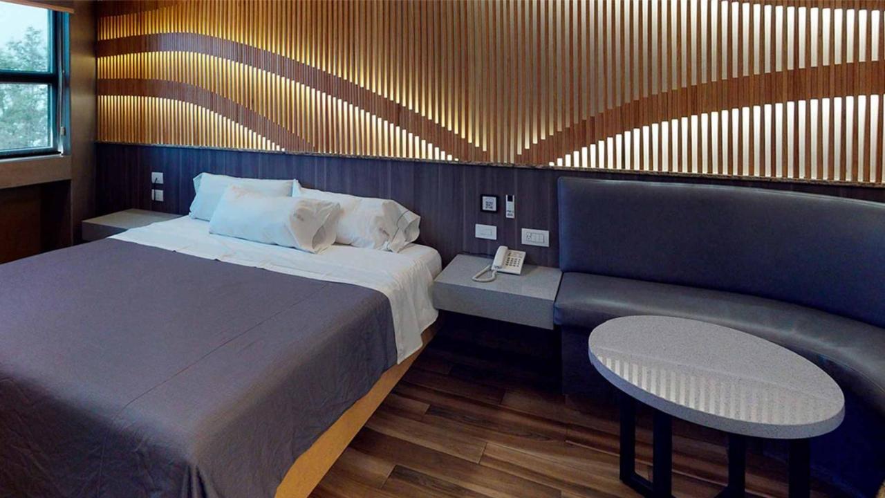 Hotel Patriotismo メキシコシティ エクステリア 写真