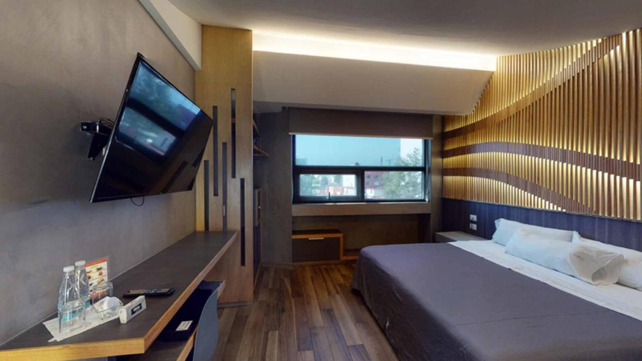 Hotel Patriotismo メキシコシティ エクステリア 写真